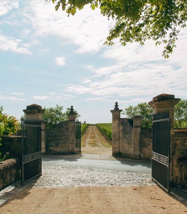 Le portail du Château Canon